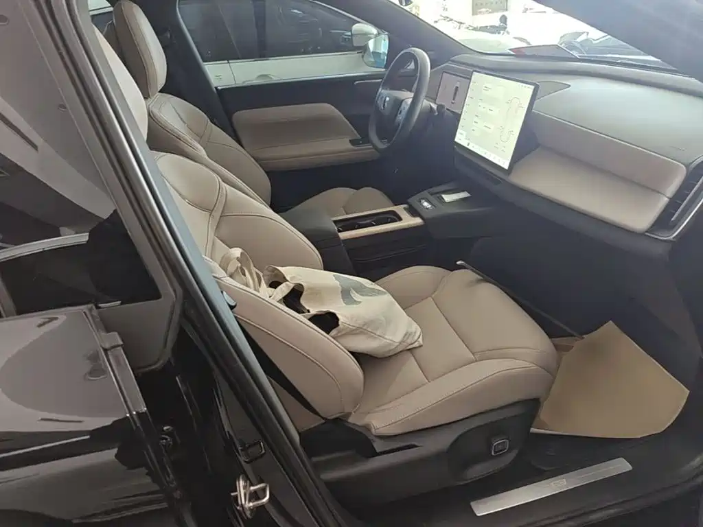 Photo 25 - Volvo XC70 Plug-in Hybrid