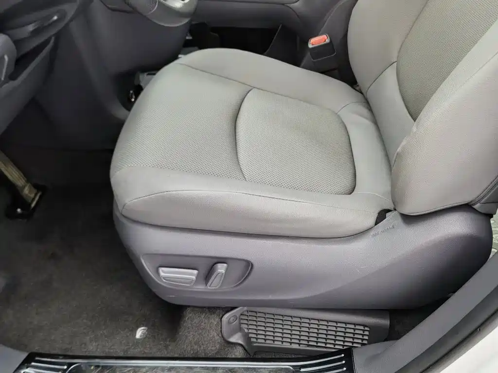 Toyota Granvia 2024 2023 2.5L Hybrid Prestige PLUS Edition