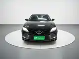 Фото 2 - Toyota Camry