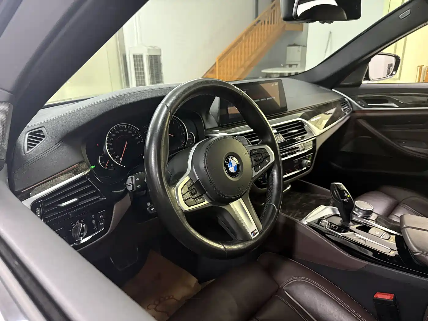 BMW 5 Series (Import) 2018 540i M Sport Package фото 10
