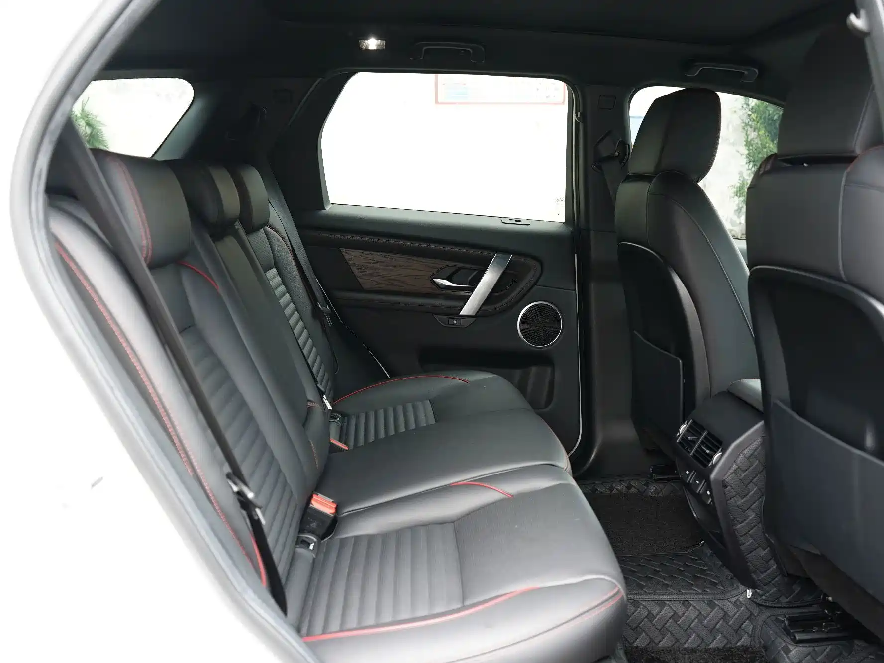 Фото 6 - Land Rover Discovery Sport