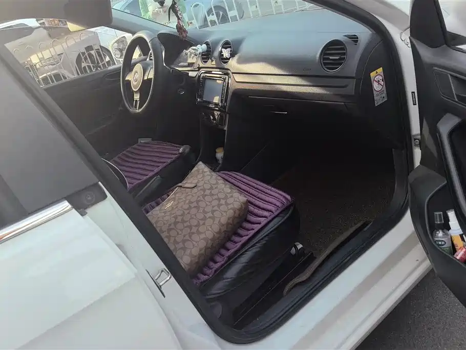 Volkswagen Jetta 2015 Value Edition 1.6L Manual Fashion фото 8