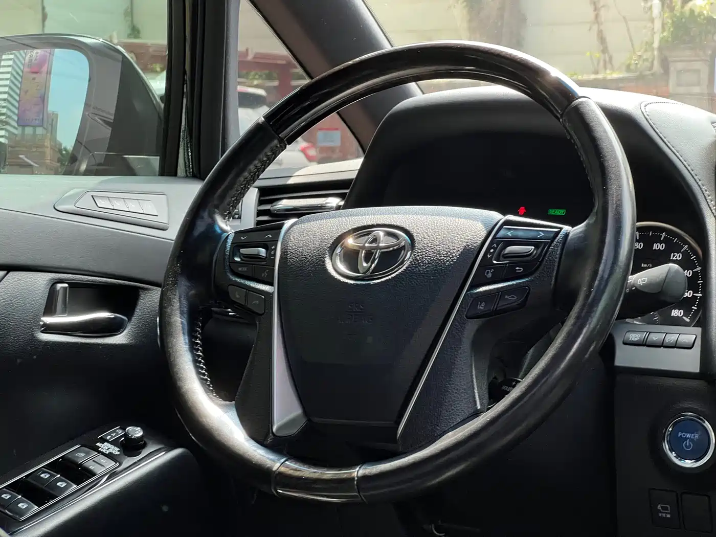 Toyota Vellfire 2019 Hybrid 2.5L HV Premium Edition фото 14