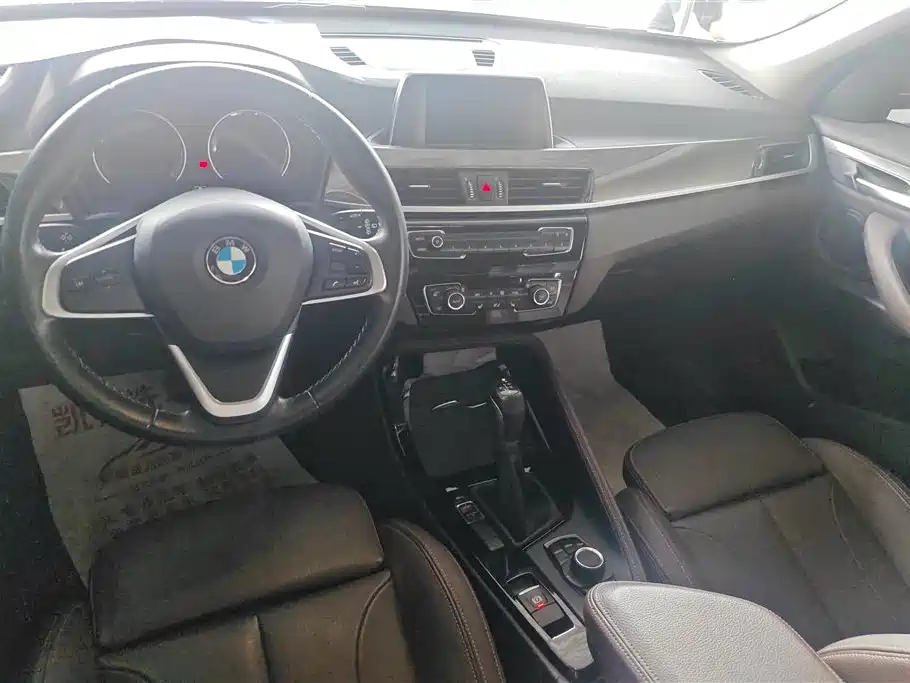 BMW X1 2019 sDrive18Li Premium Model фото 12