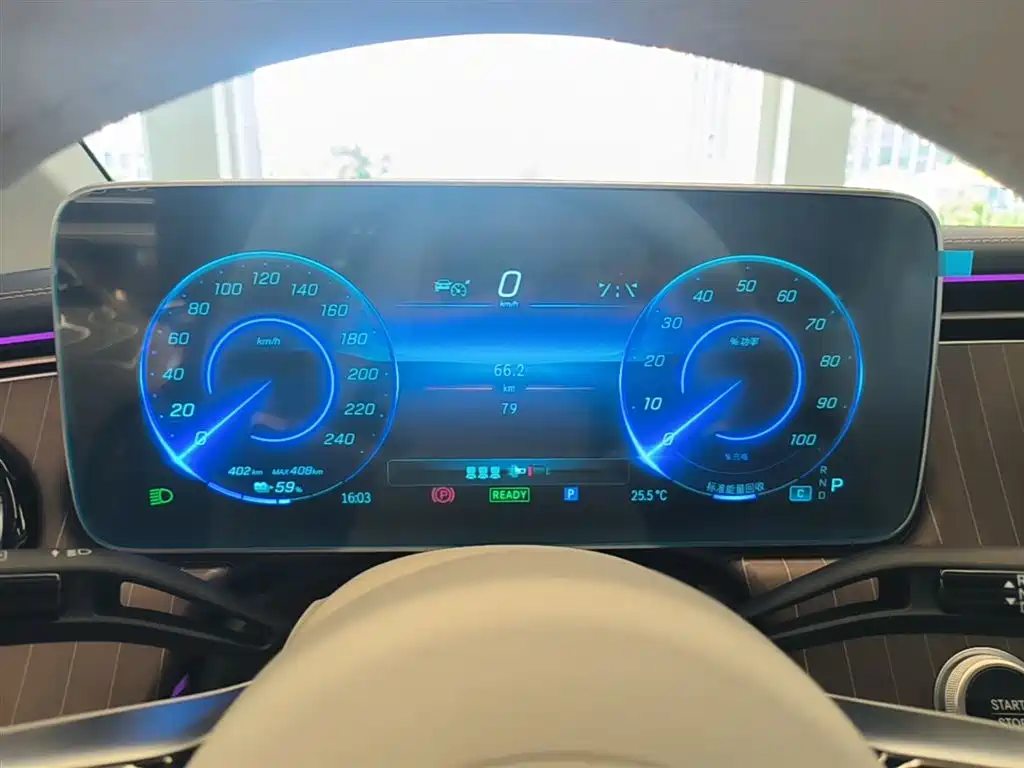 Mercedes-Benz EQE 2025 500 4MATIC Pioneer фото 12