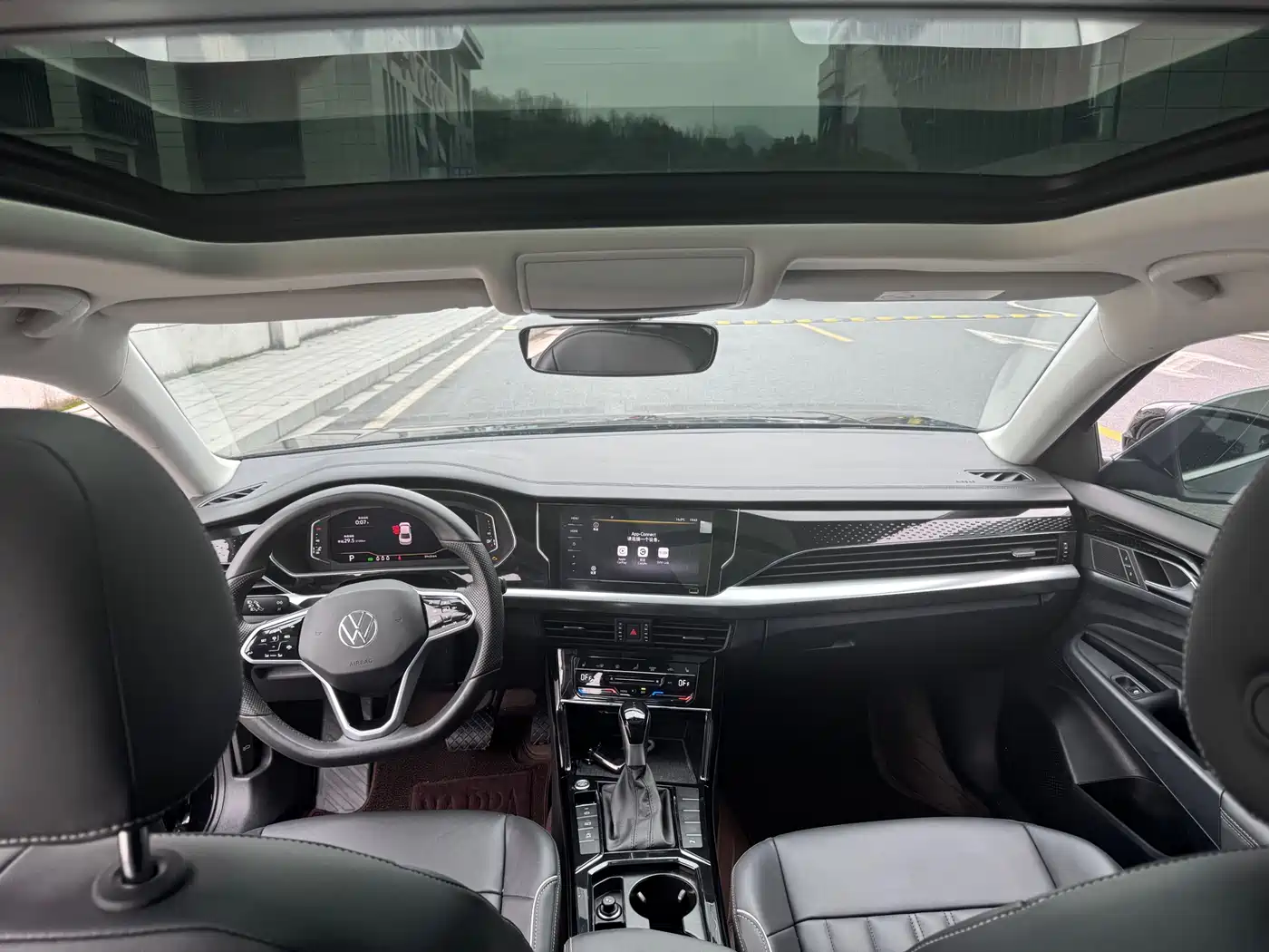 Volkswagen Passat 2023 Facelift 330TSI Starlight Elite Edition фото 11