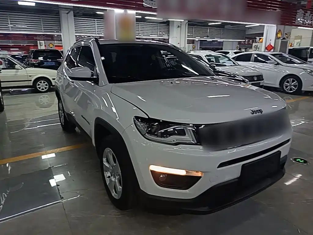Фото 4 - Jeep Compass