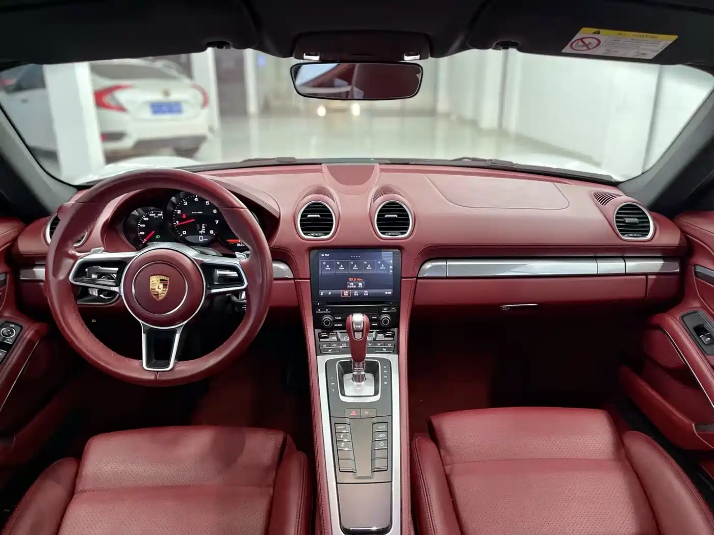 Porsche 718 2018 Cayman 2.0T фото 5