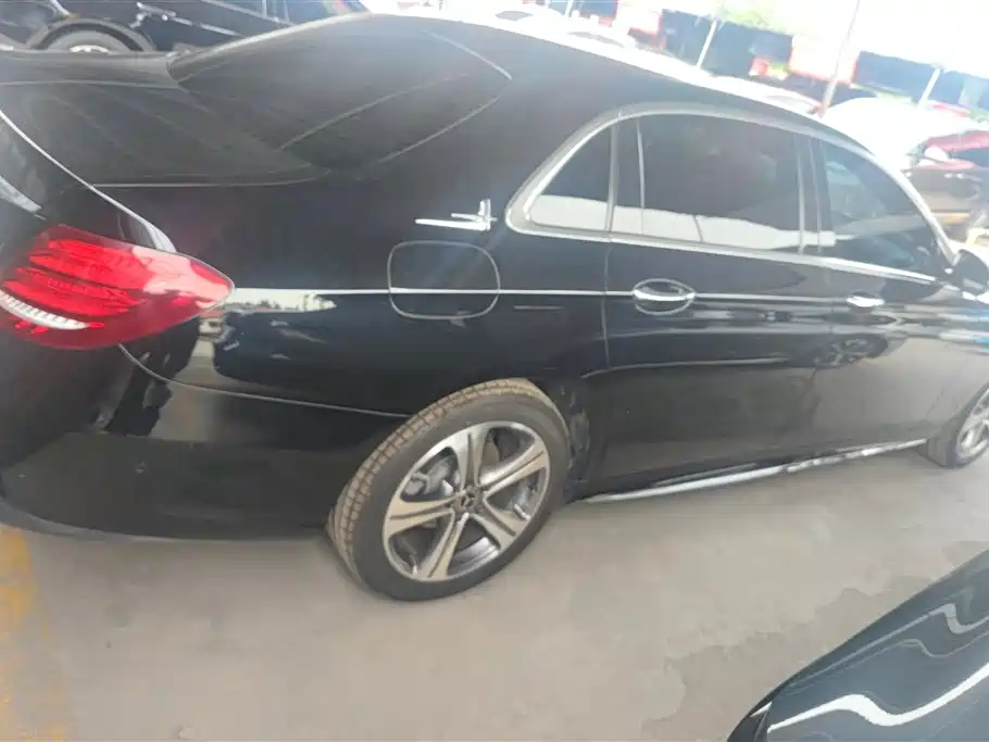 Mercedes-Benz E-Class 2018 E 200 L Sport фото 3