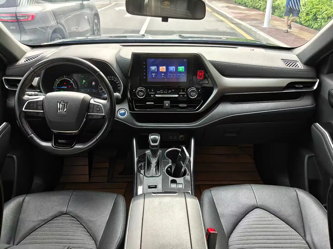 Фото 8 - Toyota Crown Kluger