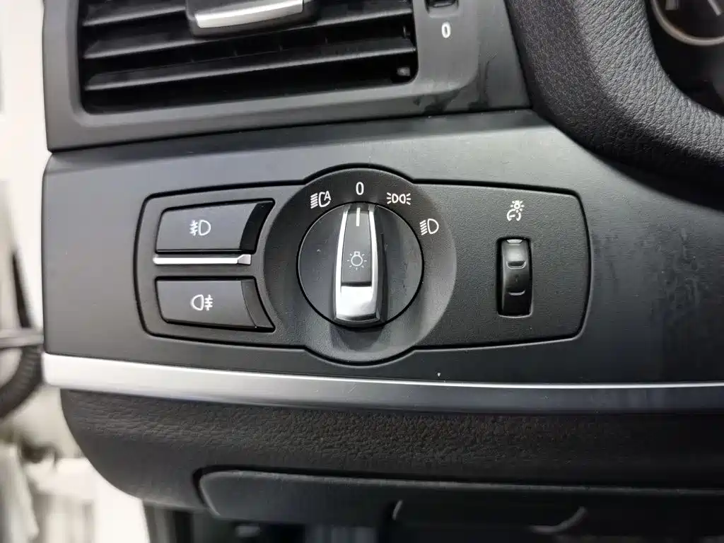 Photo 21 - BMW X3 (Import)