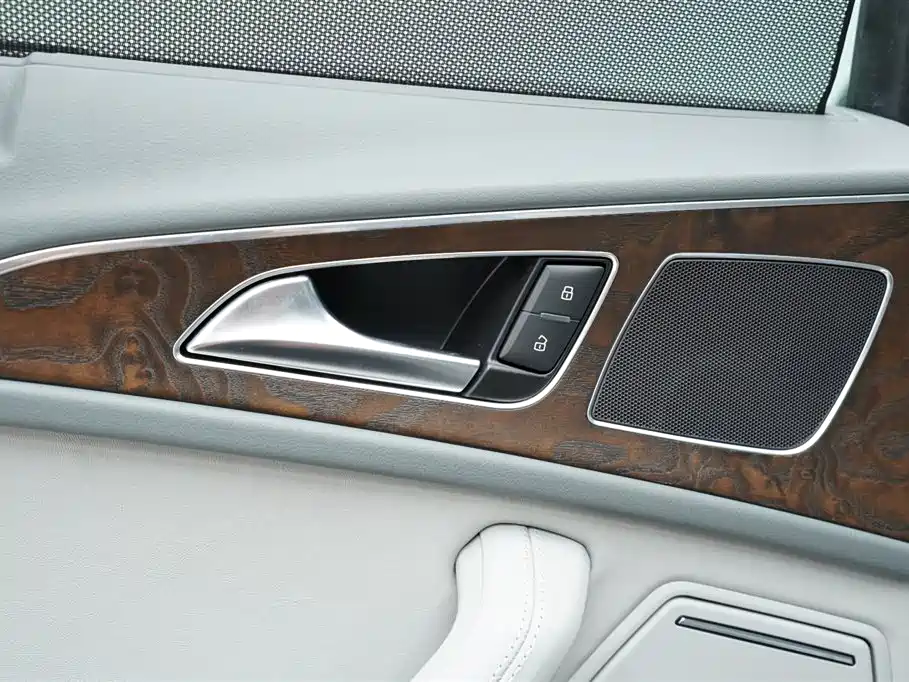 Audi A6L 2012 35 FSI quattro Luxury фото 12