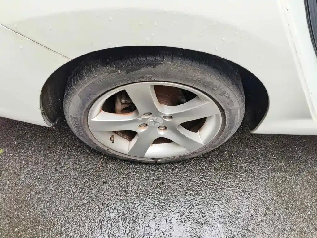 Peugeot 408 2013 2013 2.0L Automatic Comfort Edition