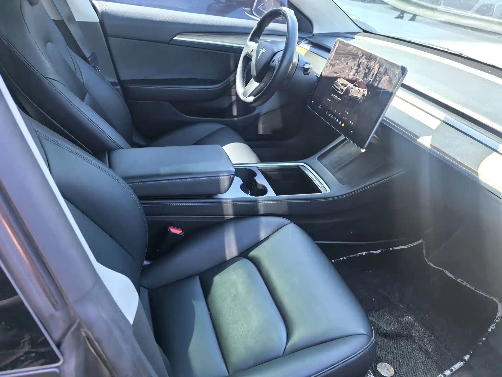 Photo 16 - Tesla Model 3
