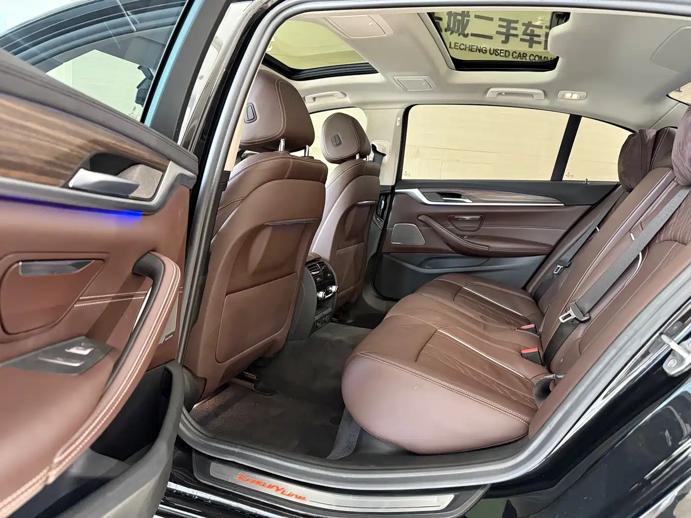 BMW 5 Series 2019 530Li Premium Luxury Package фото 10