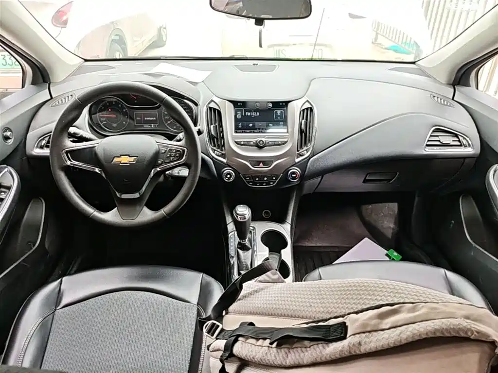 Chevrolet Cruze 2018 Hatchback 320 Automatic Stylish Edition фото 10