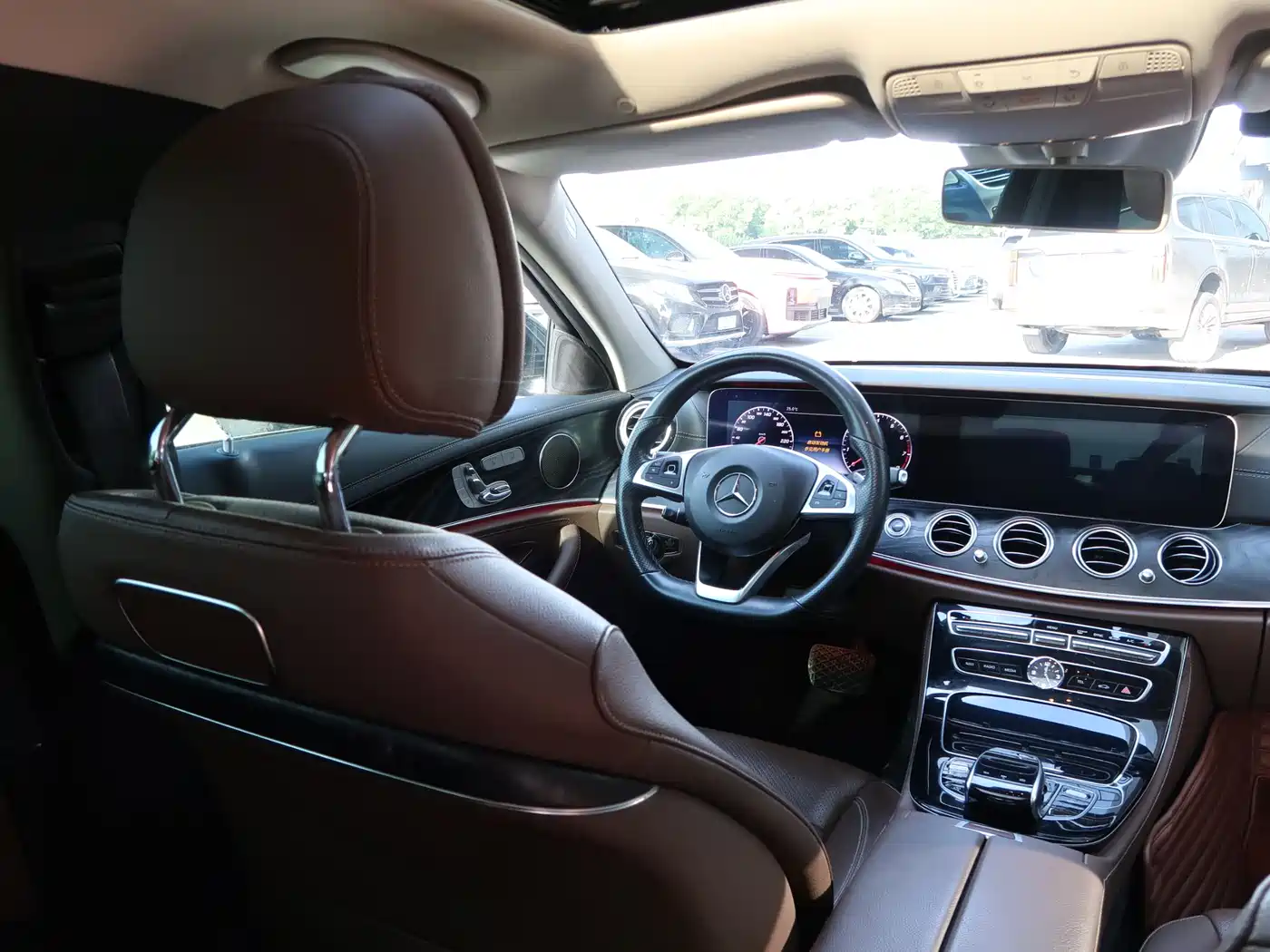 Mercedes-Benz E-Class 2016 E 300 L Sport Fashion Type фото 9