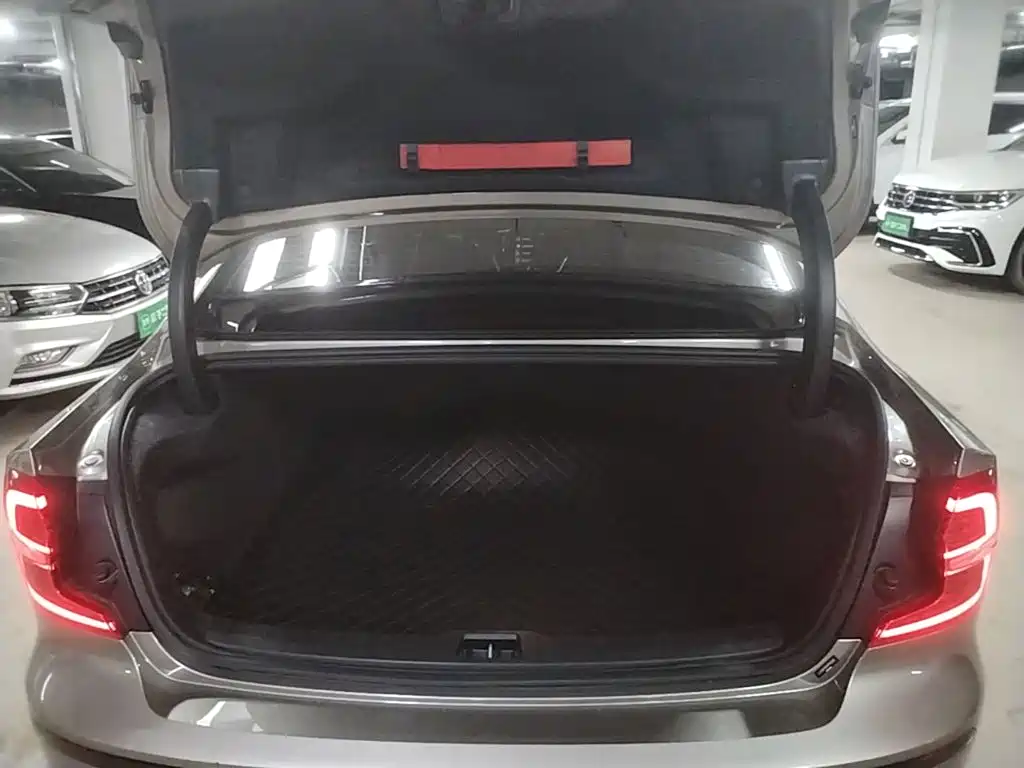 Photo 15 - Volvo S60