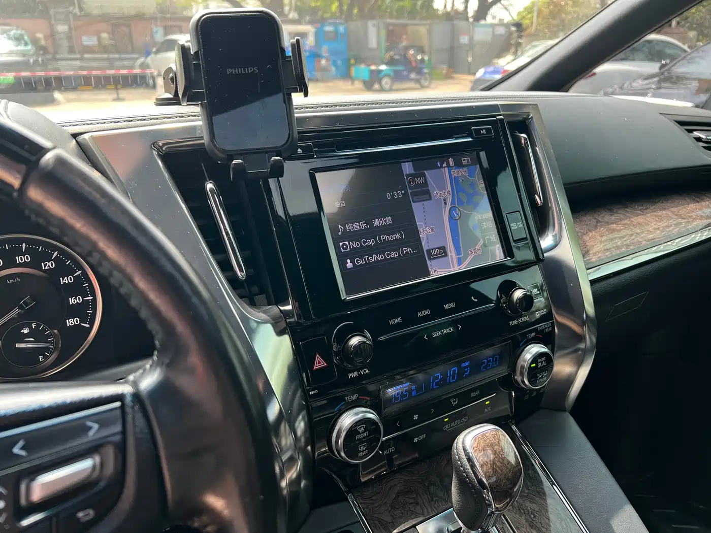 Toyota Vellfire 2019 Hybrid 2.5L HV Premium Edition фото 10