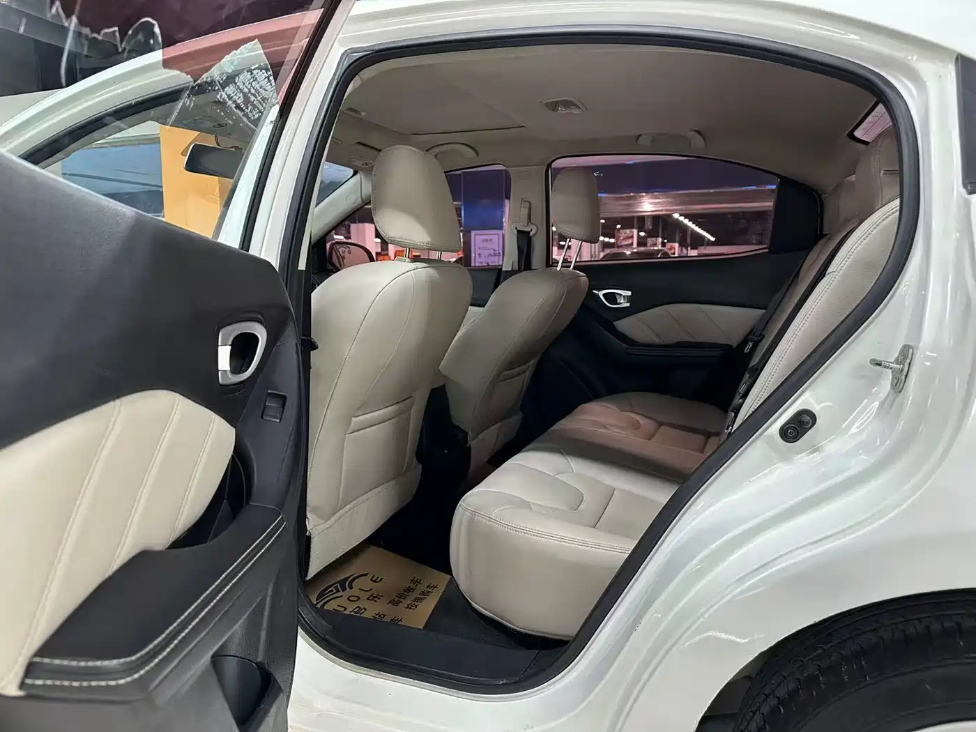 GAC Trumpchi Trumpchi GA3S Vision 2014 1.6L Automatic Luxury ESP Edition фото 6