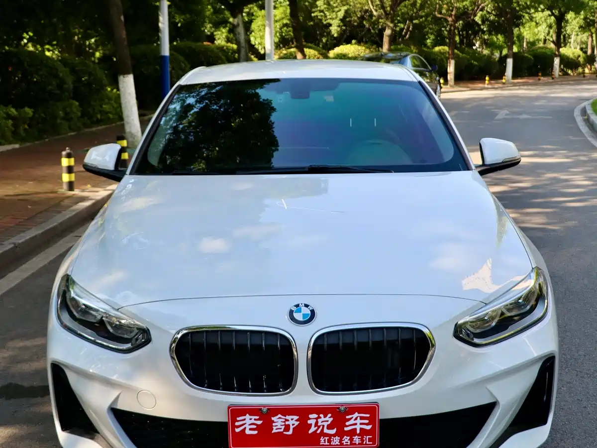 BMW 1 Series 2022 120i M Sport фото 13