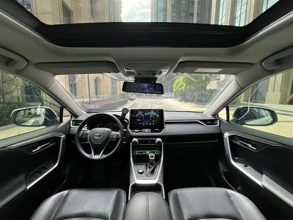 Toyota RAV4 Rongfang 2020 2.0L CVT 4WD Premium Edition фото 11