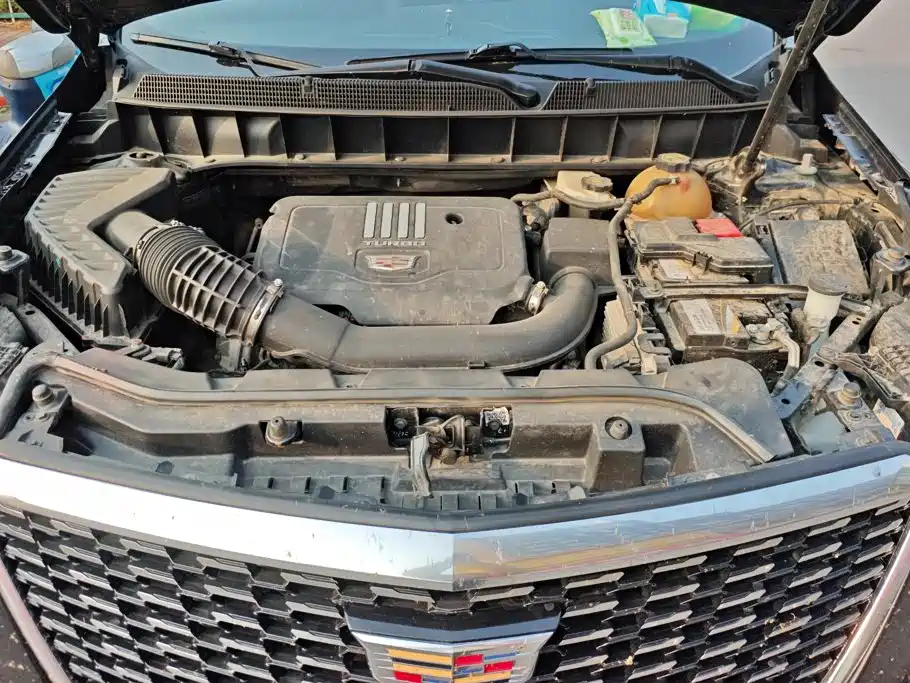 Фото 10 - Cadillac XT5