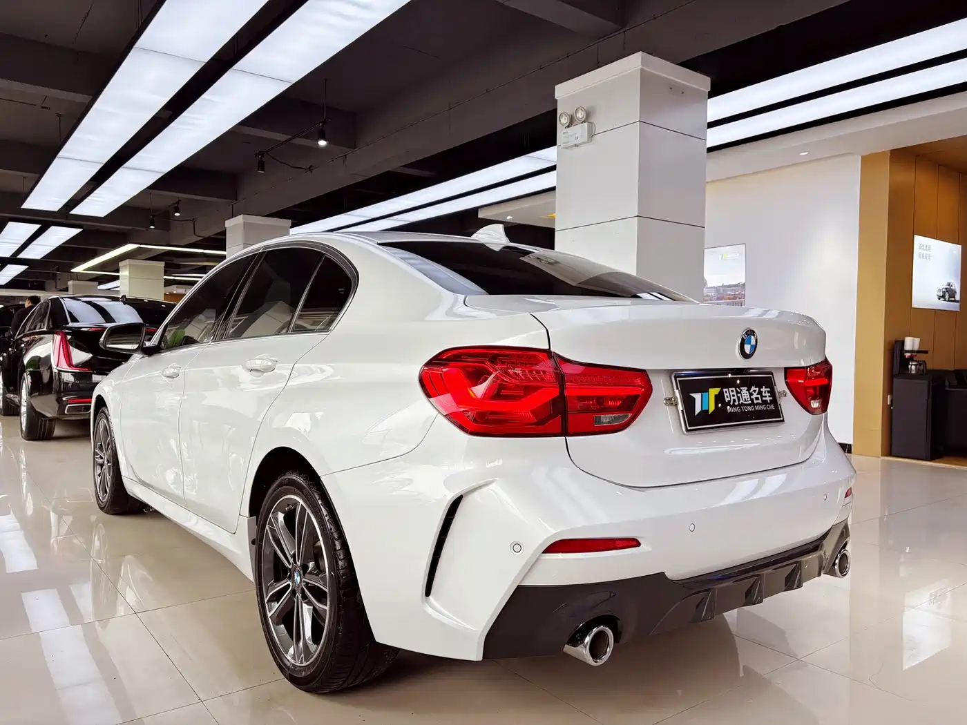 BMW 1-SERIES