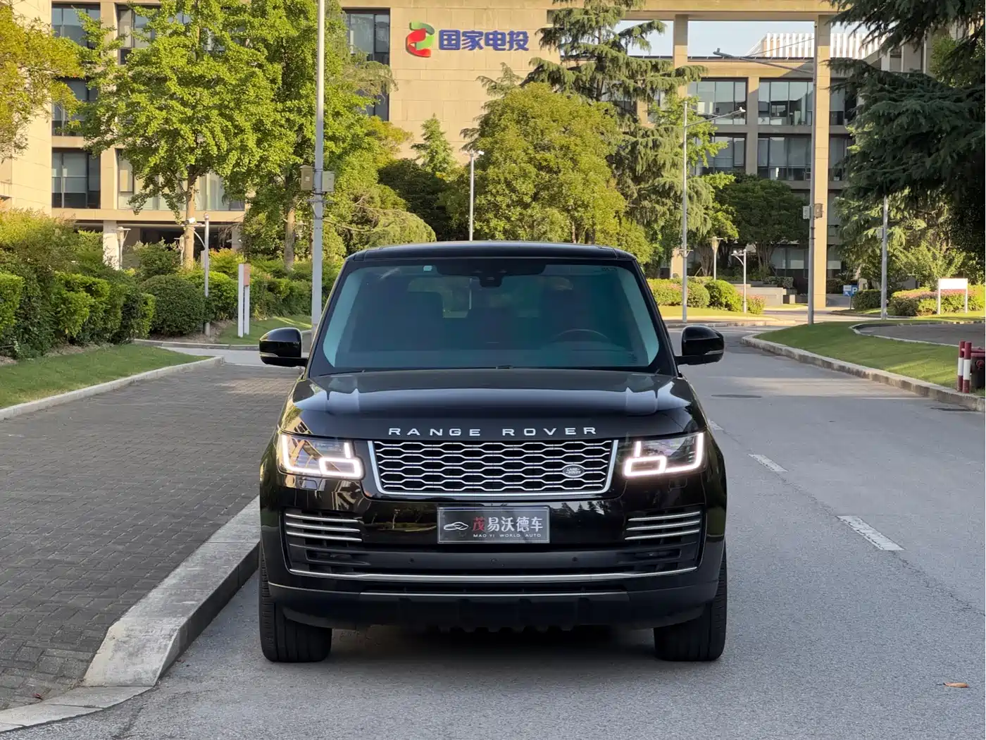 Land Rover Range Rover 2018 3.0 SC V6 Vogue Heritage Extended Edition фото 2