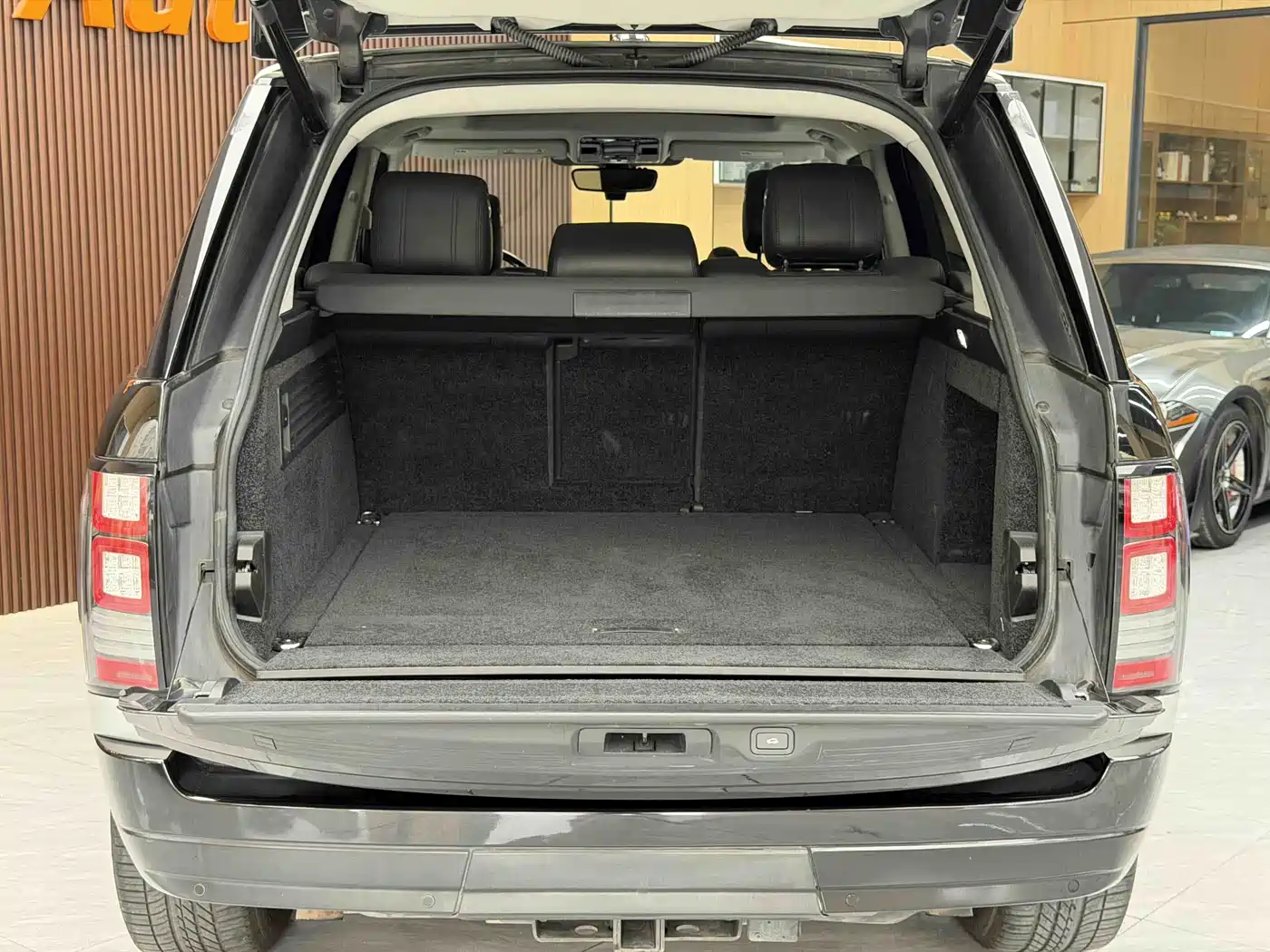 Land Rover Range Rover 2013 NA 5.0 V8 Vogue SE фото 21