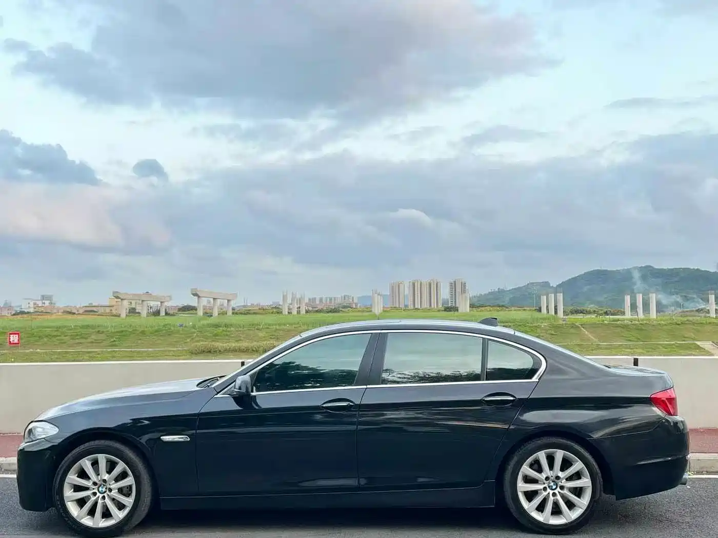 BMW 5 Series 2012 535Li Luxury фото 5