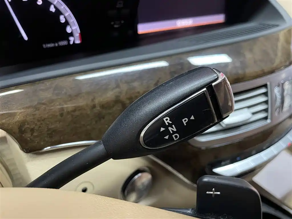 Mercedes-Benz S-Class 2012 S 300 L Premium Grand Edition фото 14