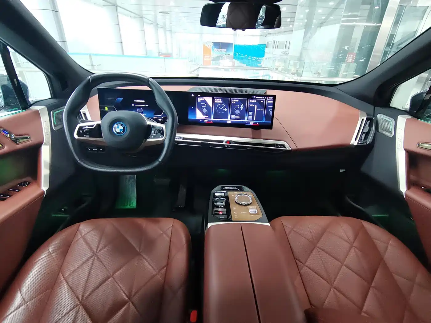 BMW iX M60 2022 M60 фото 9