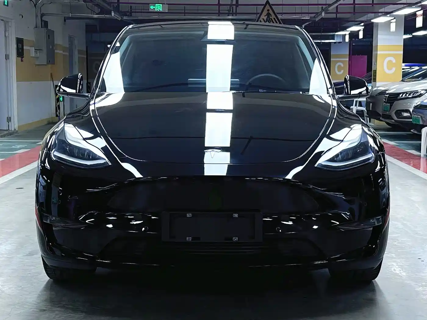TESLA MODEL Y