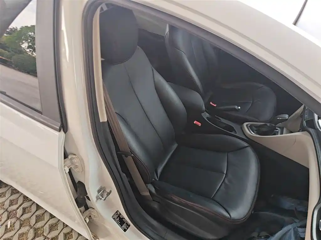 Buick Excelle 2016 15N Automatic Elite фото 25