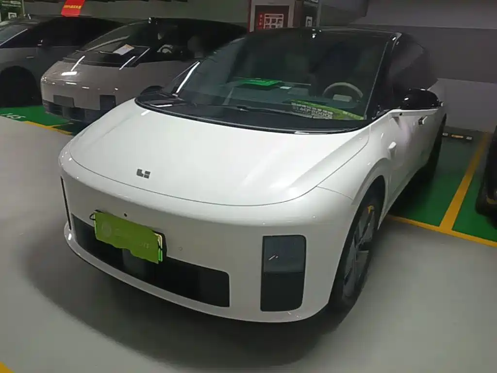 Li Auto i6 2026 2025 2WD Base Model
