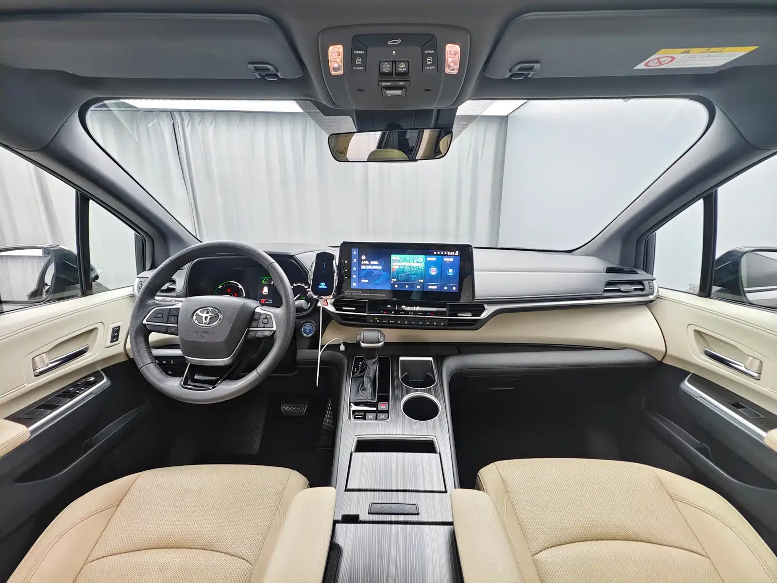 Фото 5 - Toyota Granvia