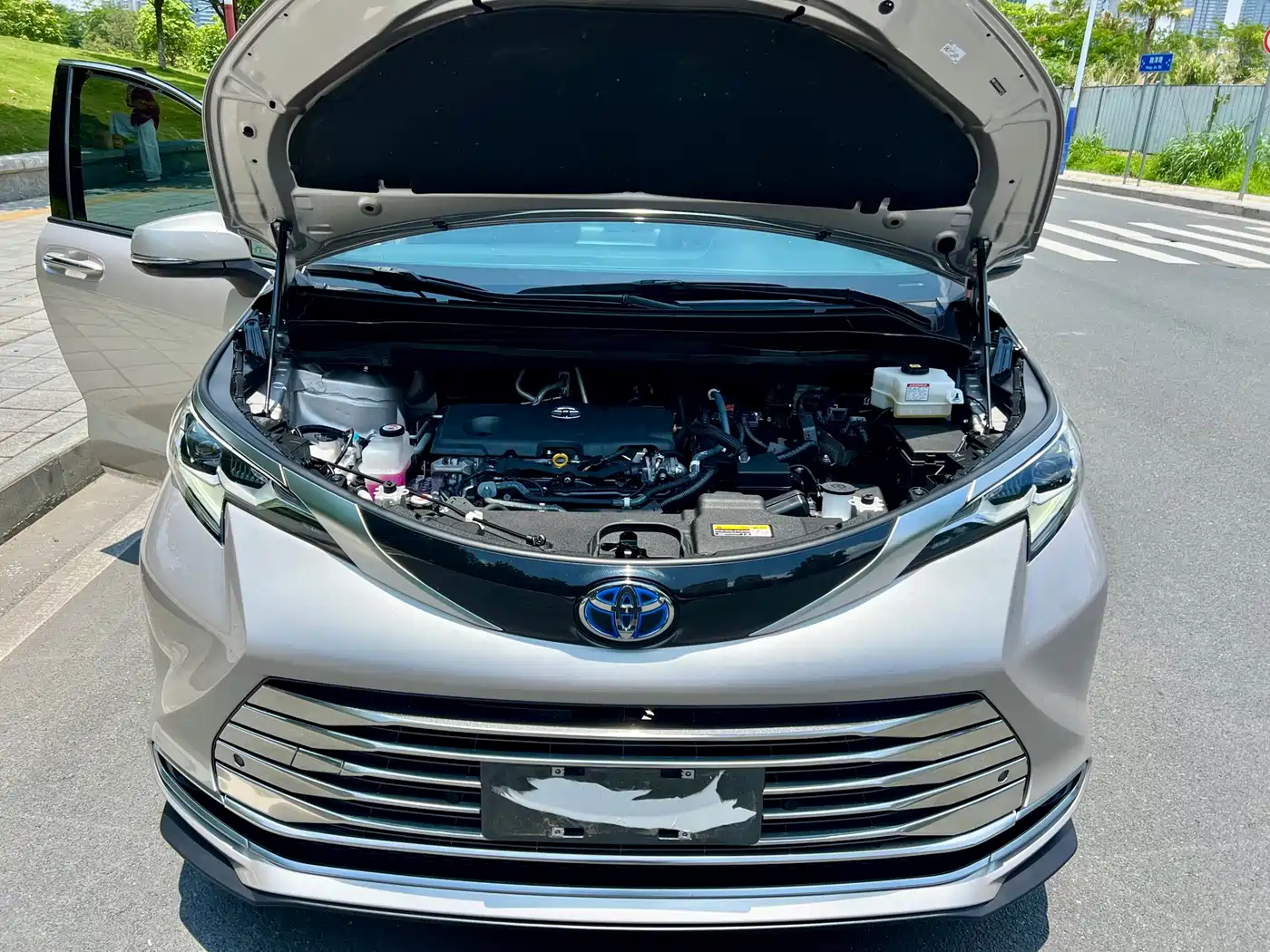 Toyota Sienna 2021 2.5L Hybrid Ultimate Edition фото 34