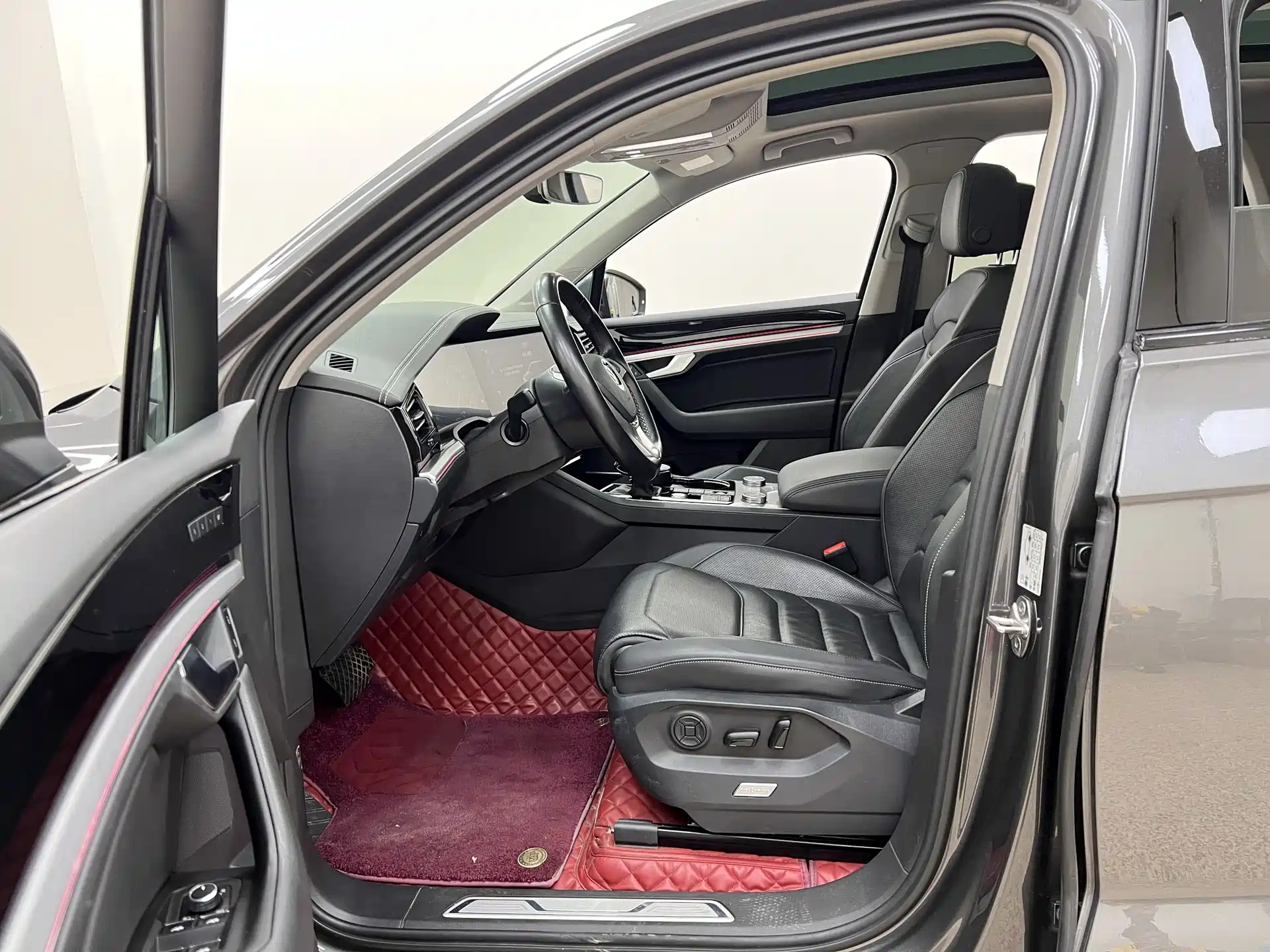Фото 15 - Volkswagen Touareg