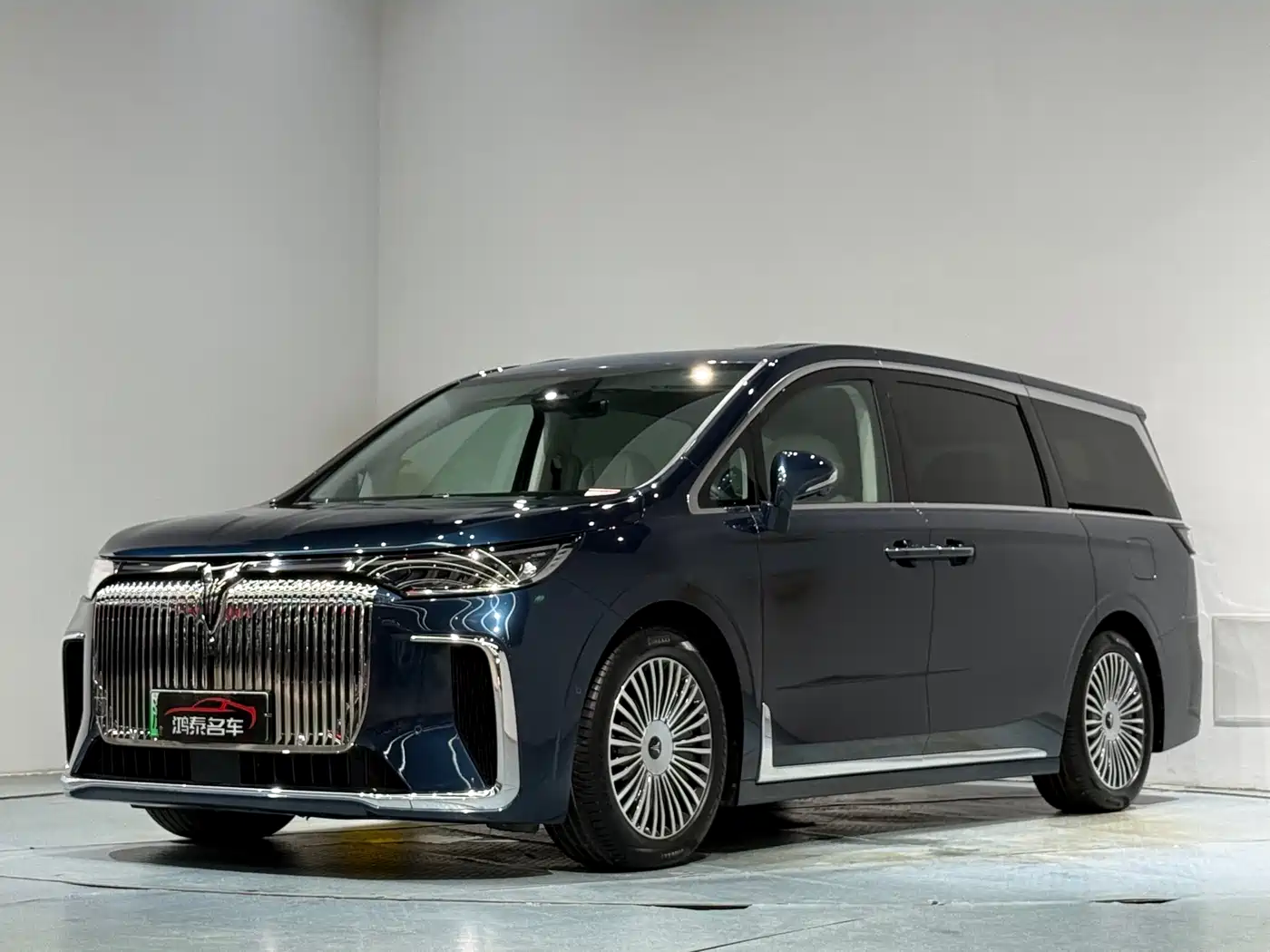 Voyah Auto Voyah Dreamer 2025 PHEV AWD Flagship Kunpeng Edition фото 2
