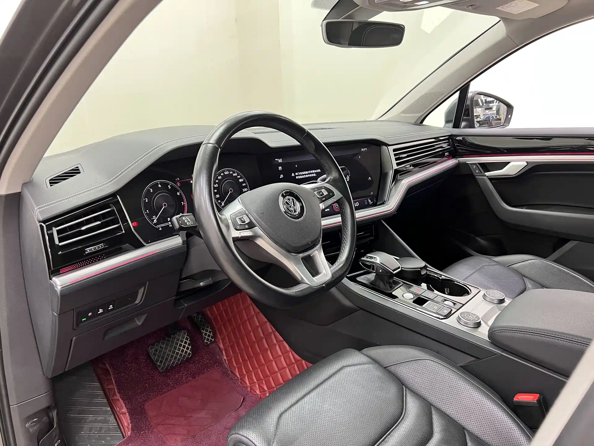 Фото 16 - Volkswagen Touareg