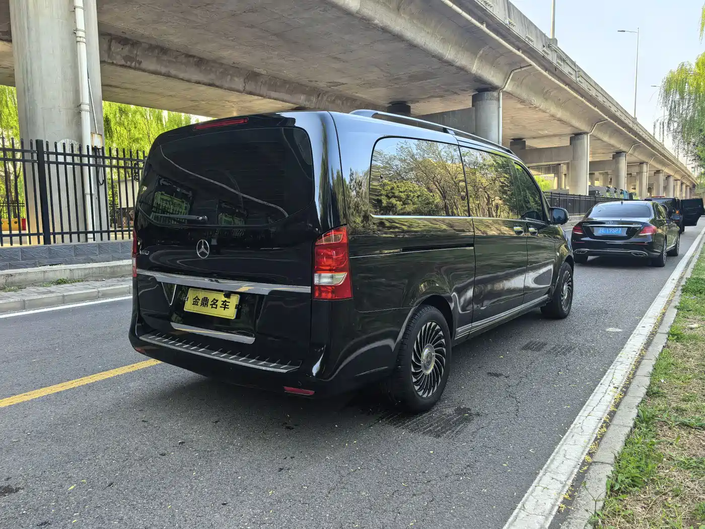 Mercedes-Benz Vito 2018 2.0T Elite Edition 7-Seater China V фото 6