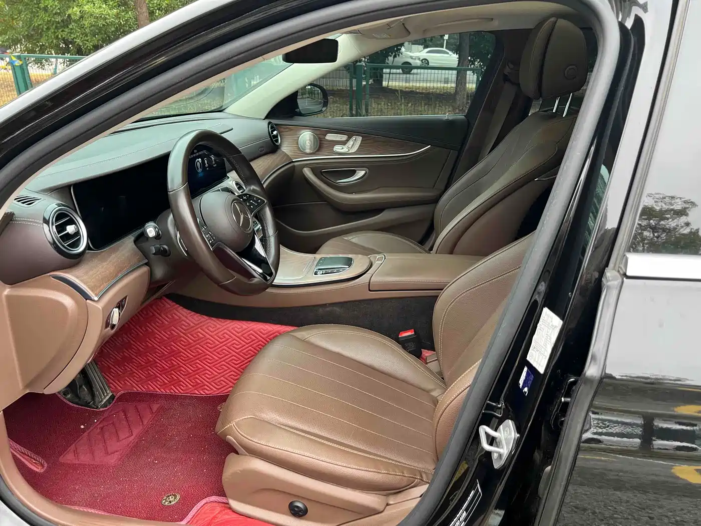 Mercedes-Benz E-Class 2023 E 300 L Luxury фото 12