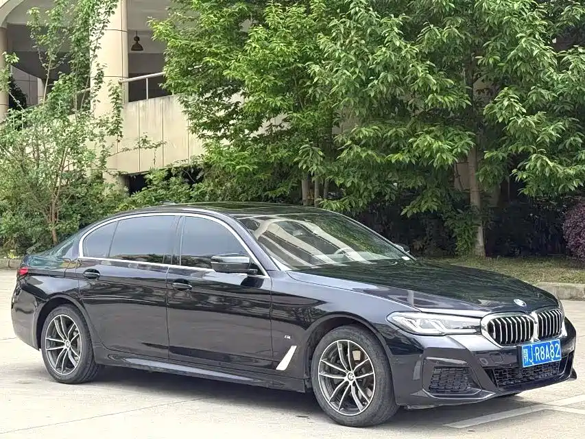 BMW 5 Series 2022 Model Second Facelift 525Li M Sport Package фото 3