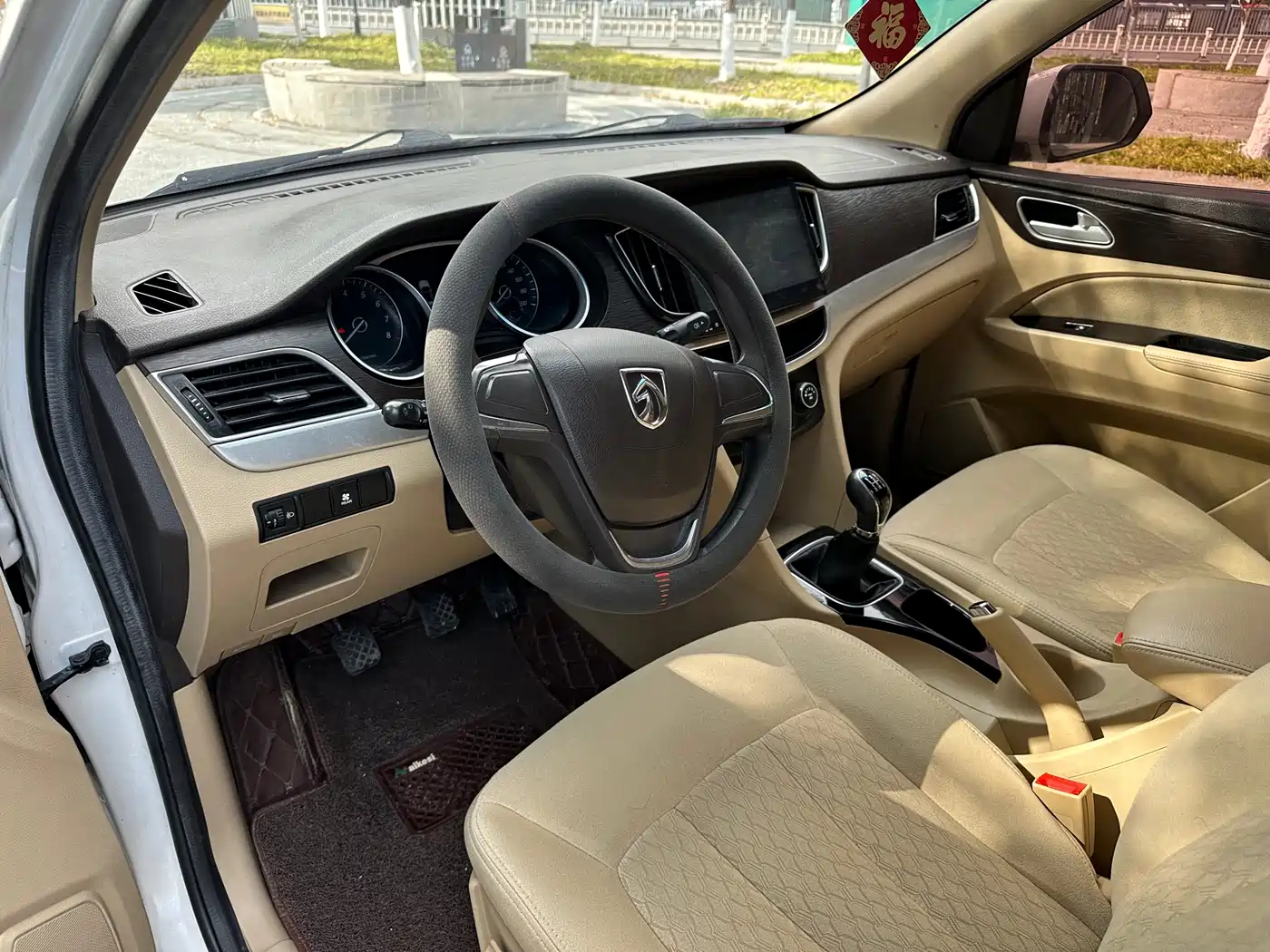 Baojun 730 2018 2016 1.5L Manual Premium 7-Seater (China V)