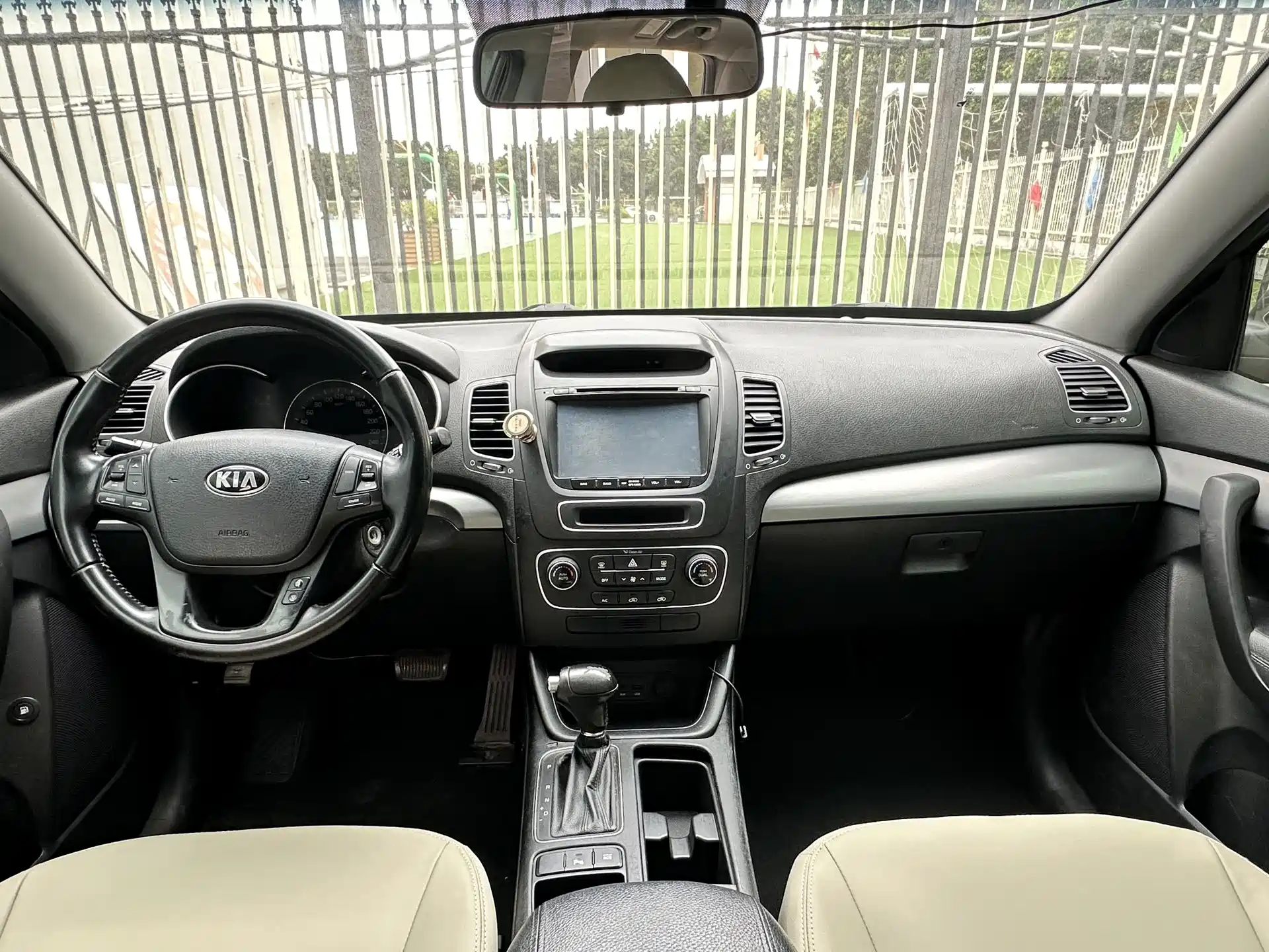 Фото 13 - Kia Sorento