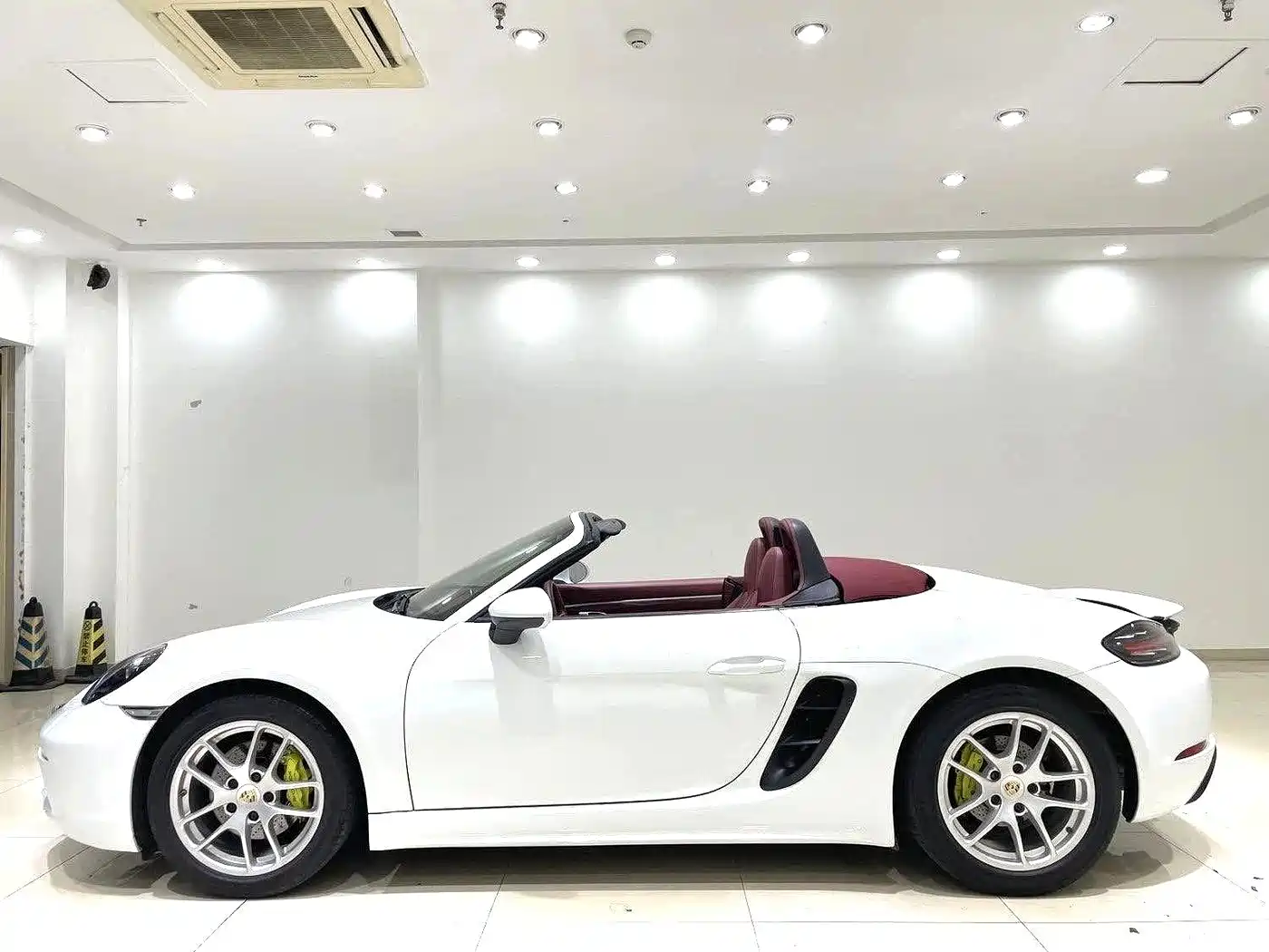 Porsche 718 2018 Boxster 2.0T фото 10