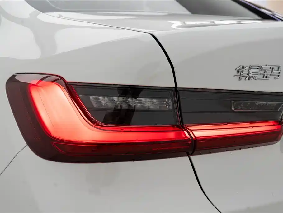 BMW 3 Series 2025 325Li M Sport Package фото 12