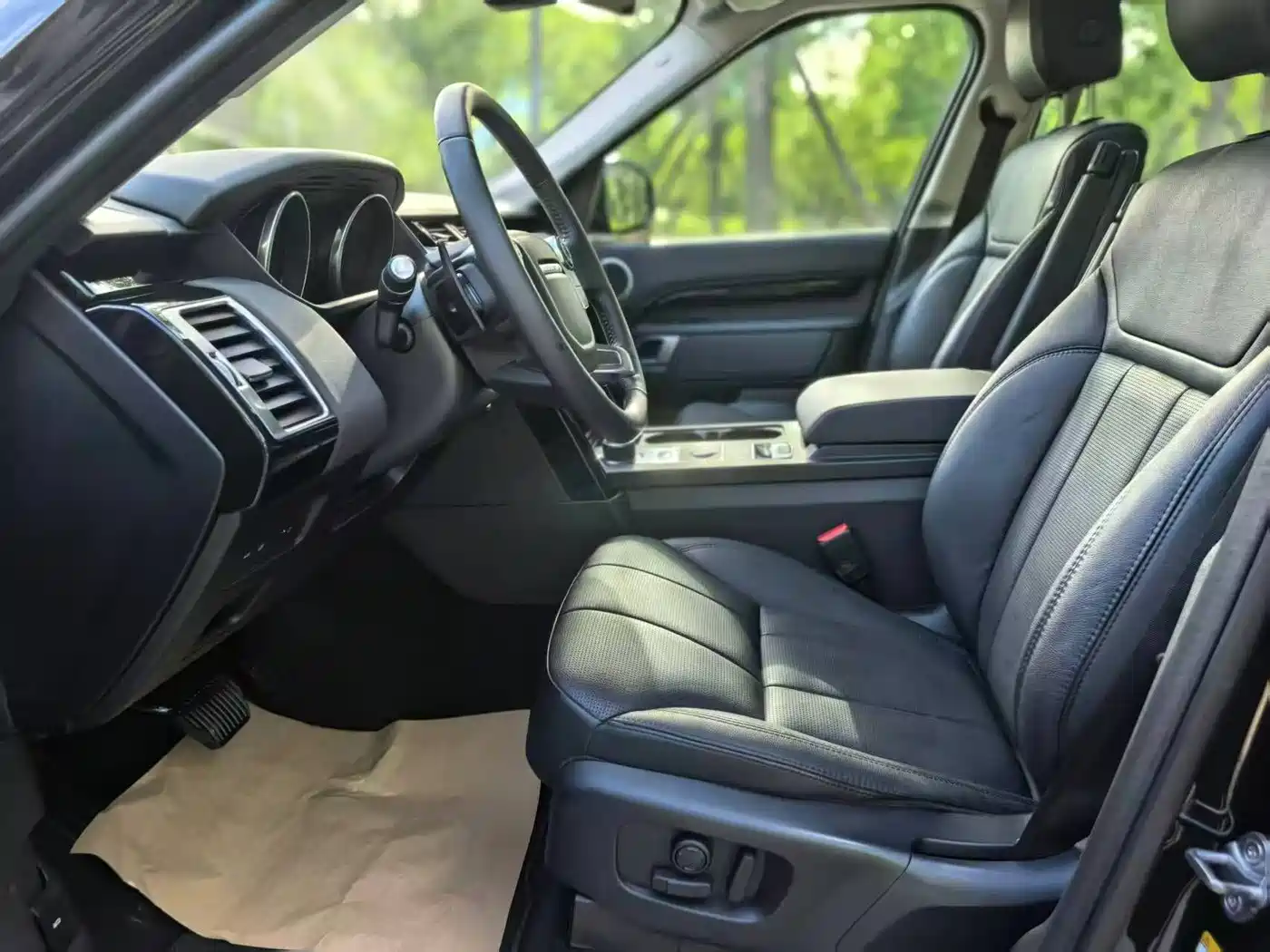 Land Rover Discovery 2017 3.0 SC V6 SE фото 5