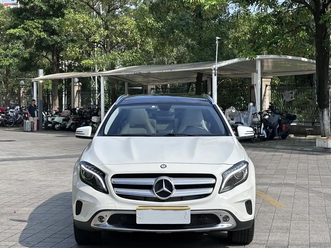 Mercedes-Benz GLA 2015 GLA 220 4MATIC Luxury фото 2